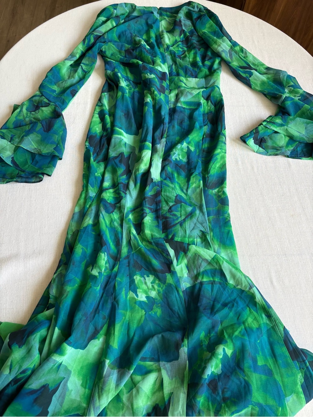 Runaway The Label Sari Green Maxi Dress V Neck Flutter Sleeve Front Slit Size L - Picture 5 of 11